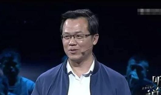 卓伟曝G笑星出轨骗财骗色女学生 郭德纲和失恋33天的他躺枪