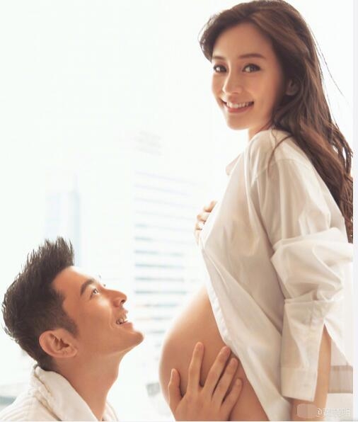 代孕？黄晓明晒Angelababy孕照称当妈妈太不易 打脸卓伟