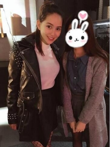 昆凌孕期近照曝光 上围比肚子变化明显