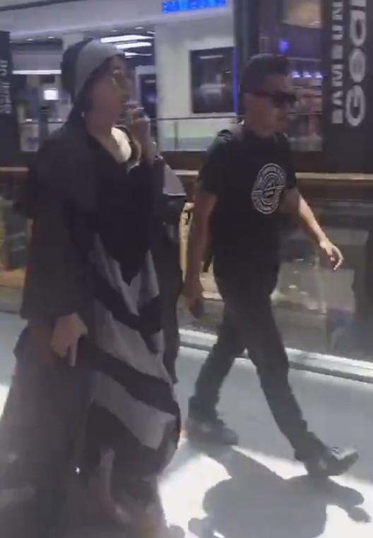 王菲迪拜嗨玩贵妇范足 谢霆锋父子俄罗斯工作被地铁爆炸吓惨