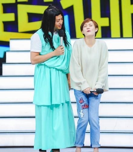 邓超恶搞杨幂遭本尊呛声 被骂丑后亮杀手锏怼到大幂幂没话说