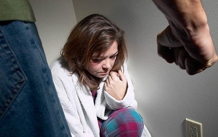 女记者遭家暴致死