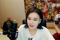 赵本山乱入妞妞直播摆出这姿势说在修炼 听到女