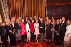 奶茶妹妹请美国半个时尚圈人士参加晚宴 被吐槽