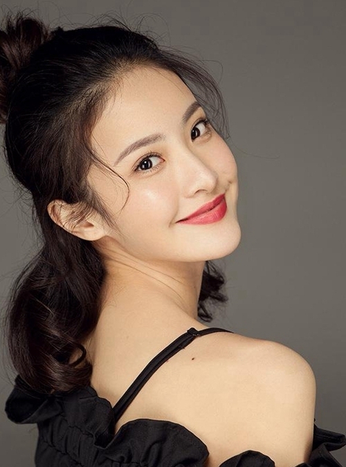 赖雨濛的胸围是多少? 盘点娱乐圈中微乳女神