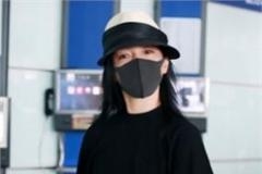 周迅机场偶遇卓伟旗下狗仔直播 霸气甩下7个字闪