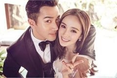 杨幂李易峰当年手挽手对剧本好有爱 瞬间唤醒了