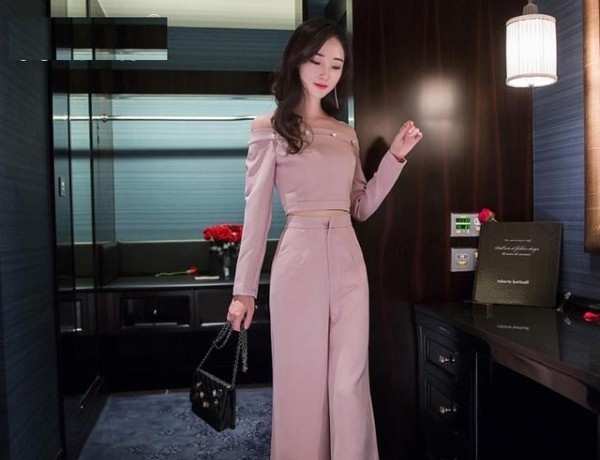 时尚春夏套装，回头率这么高都怪它太美了