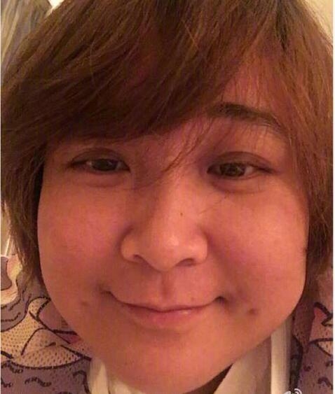 女明星最真实无滤镜素颜自拍 最后一张让网友受到了惊吓