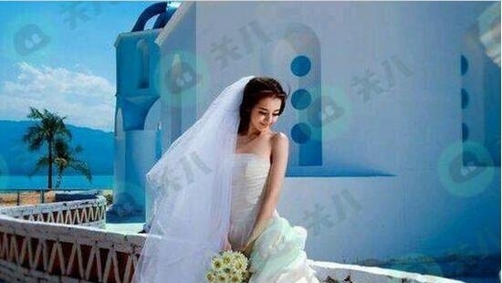 迪丽热巴婚纱照曝光 大学时在婚纱店当模特