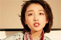 周冬雨被问平胸的优势回答太爆笑 还用4字总结不