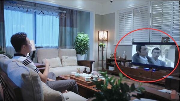 胡可客串外科风云还叫靳东大哥 伪装者BGM一出来观众都恍惚了