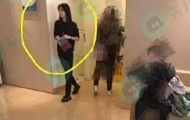 王思聪被曝带女友做产检