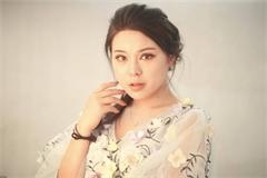 女星为变范冰冰10年整容5次变这样 还想把嗓子整