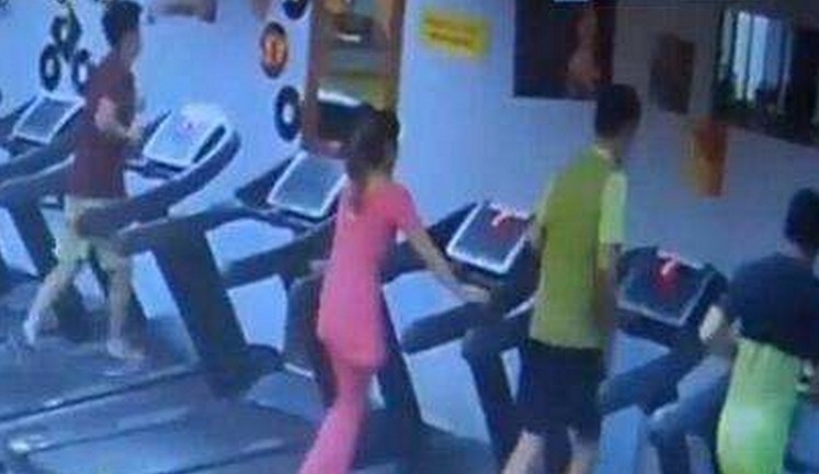 女子健身房内倒地身亡