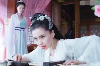 同样是Dior中国区品牌大使 baby被骂惨黄轩口碑爆棚