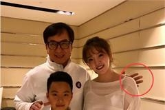 能让成龙合影不动手动脚的除林青霞只有她 揩油