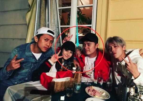 这些明星晒的照片仔细看背后一凉 刘亦菲笑称后面有妖怪