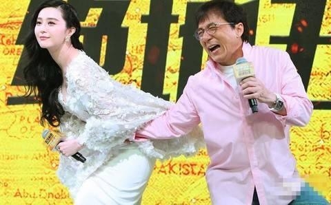 成龙合影不敢手乱放的除林青霞只有她 当众揩油景甜看呆刘烨