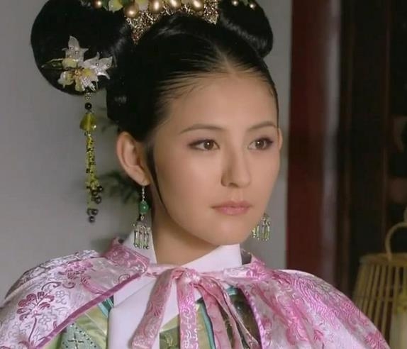 她是甄嬛传宁嫔也曾是杨幂好闺蜜美貌不输热巴 现脸僵成这样