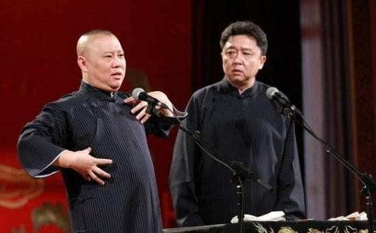 给郭德纲捧哏的于谦竟这么有钱 曹云金的5层别墅被他秒成渣