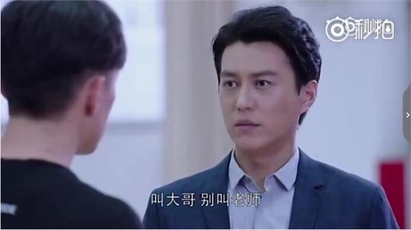 胡可客串外科风云还叫靳东大哥 伪装者BGM一出来观众都恍惚了