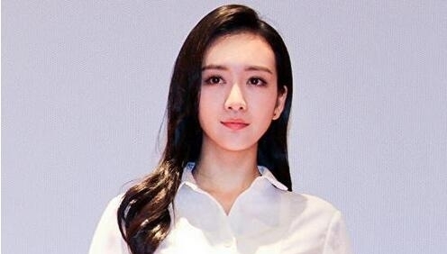 王鸥自曝空窗三年 透露找男友标准：能领导自己