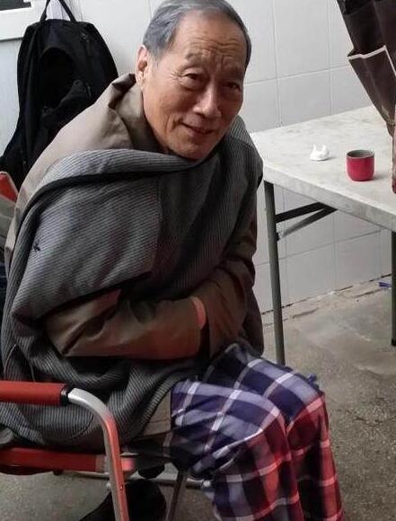 于正晒照夸关晓彤拍水下戏很敬业 摔伤的杨幂听了会沉默