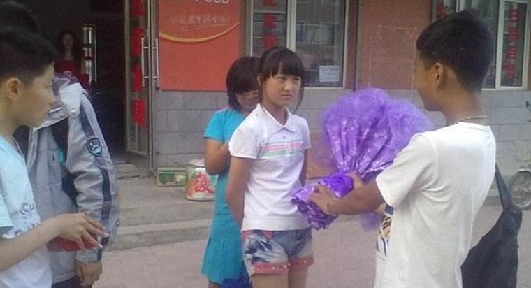 小学女孩早恋直呼老公