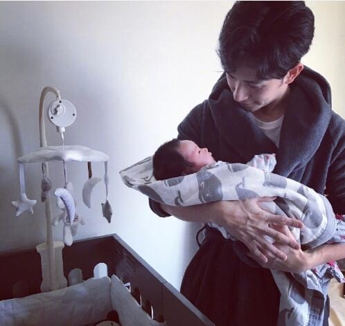 快男刘洲成老婆发离婚声明 男方虚伪吃软饭还家暴致流产