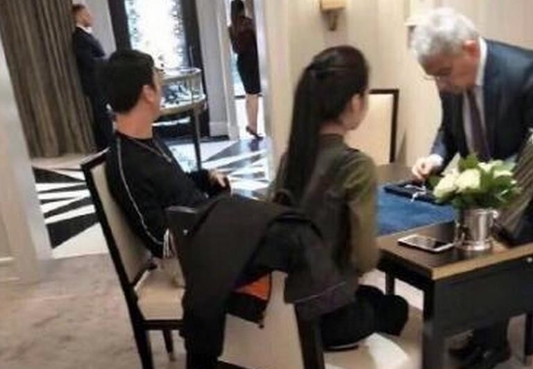 王思聪被曝带女友产检