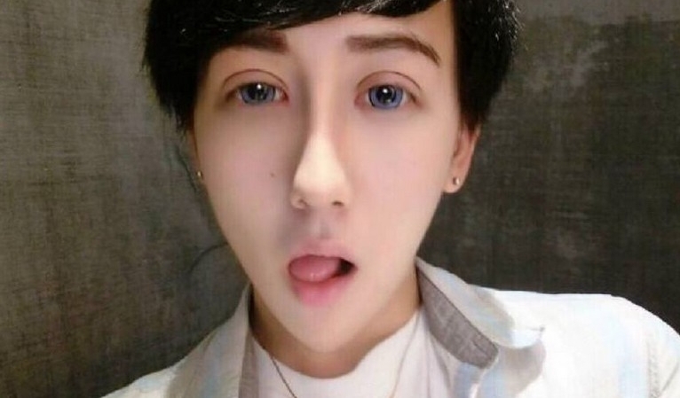 刘梓晨父母做什么的