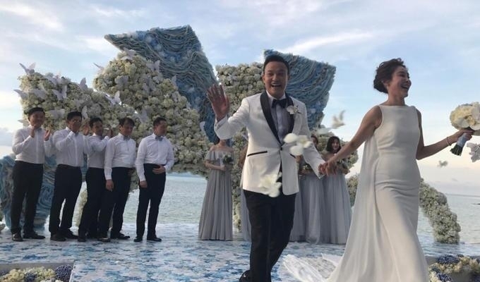 刘亦菲为大学同学做伴娘 获赞比新娘漂亮