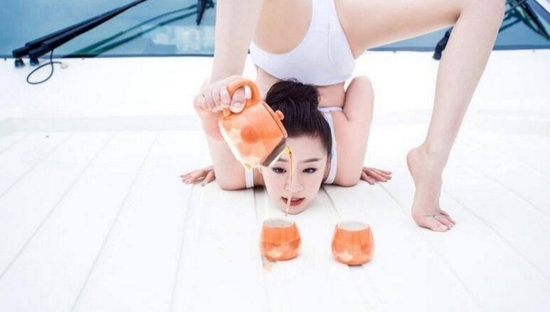柔术美女紧身衣出镜