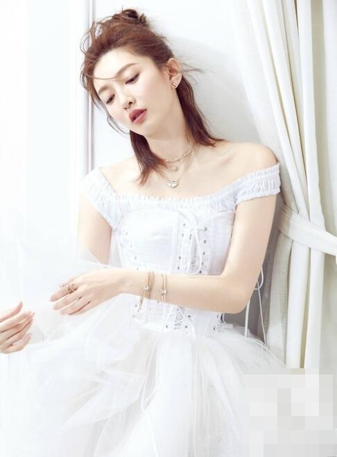 古力娜扎和江疏影这对姐妹花撞衫了 她们谁死得更难看？