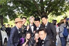 迪丽热巴现身跑男收官大合影 为与baby同高腿型比