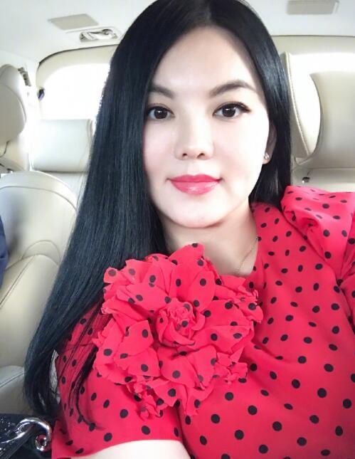 李湘晒自拍被赞满脸胶原蛋白 可她竟用这4个字形容自己