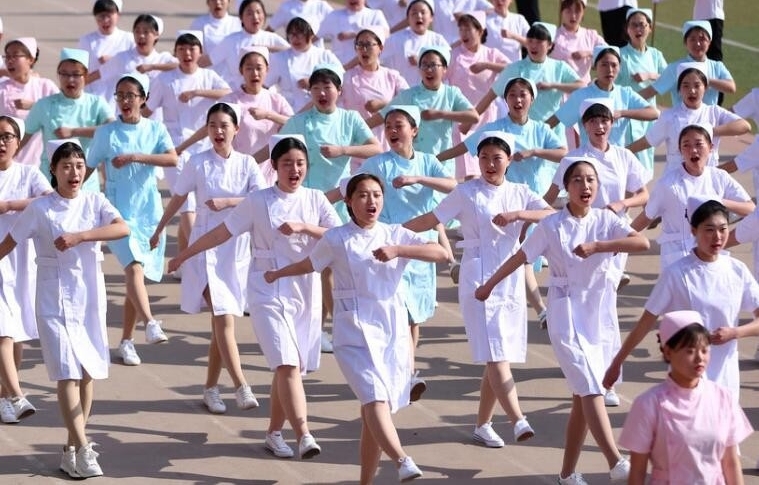 医学院运动会护士方阵