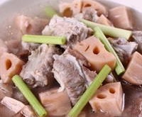 莲藕排骨汤怎么做？
