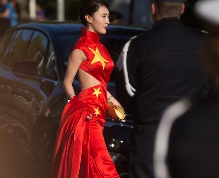 18线女星戛纳抢镜