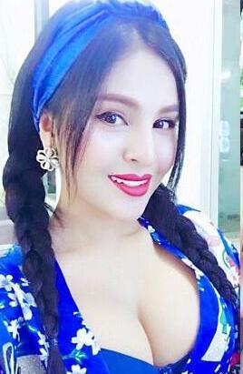 这位女星因为大尺度事业线照过于性感 被禁止拍电影一年