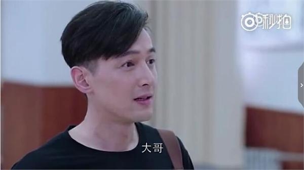 胡可客串外科风云还叫靳东大哥 伪装者BGM一出来观众都恍惚了
