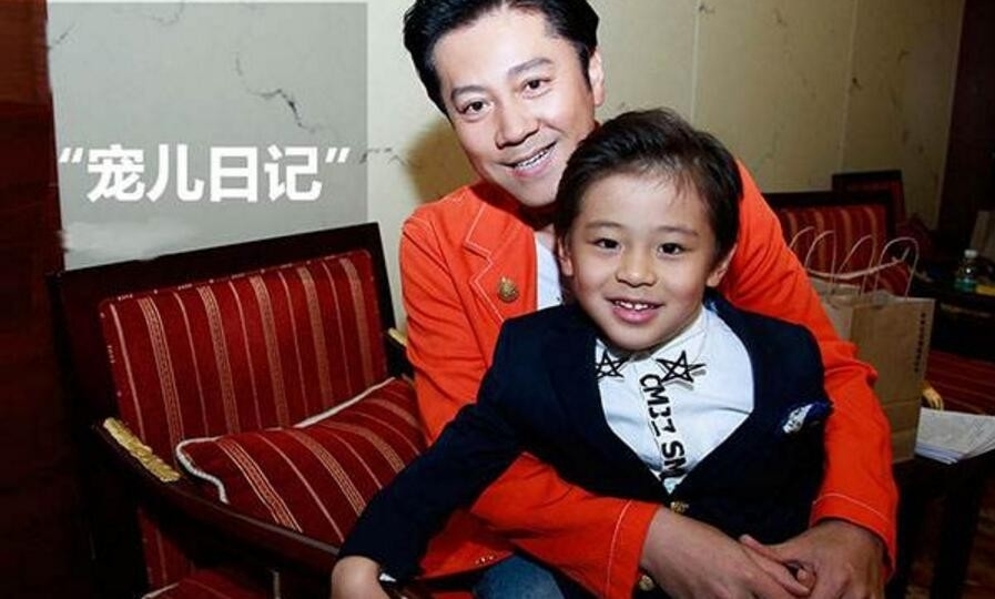 隐藏的童年他们曝光时已长大