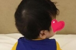 陈妍希首晒儿子近照 小星星像个小团子萌炸！