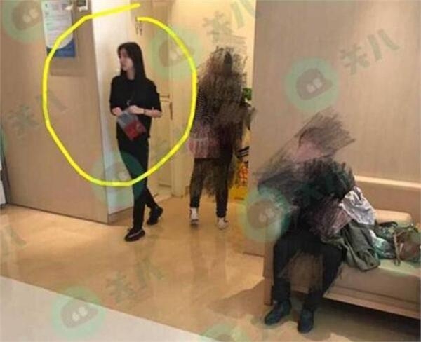 曝豆得儿产检王思聪这是要当爸爸了吗？送百万珠宝太反常