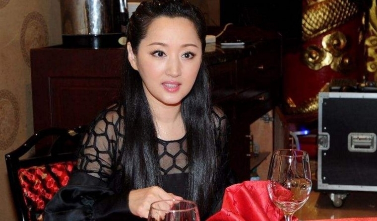 杨钰莹赖昌星什么关系