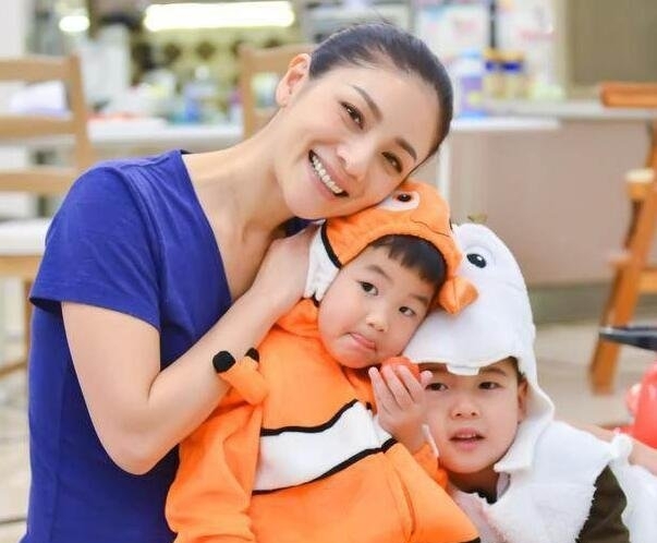 胡可和安吉小鱼儿