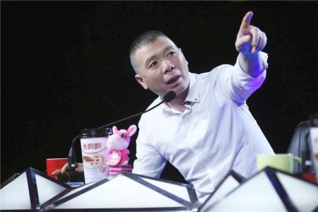 冯小刚深夜谈马蓉 13字回应引诸多猜想心疼王宝强