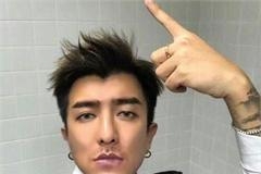 帅气男网红开直播画风突变撞脸徐峥：活在照片