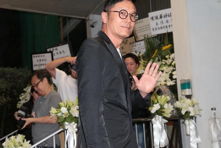 陈佩华病逝